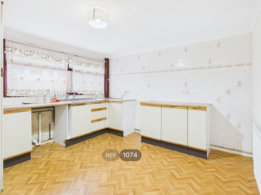 Property photo 2 of 27 Kitchen