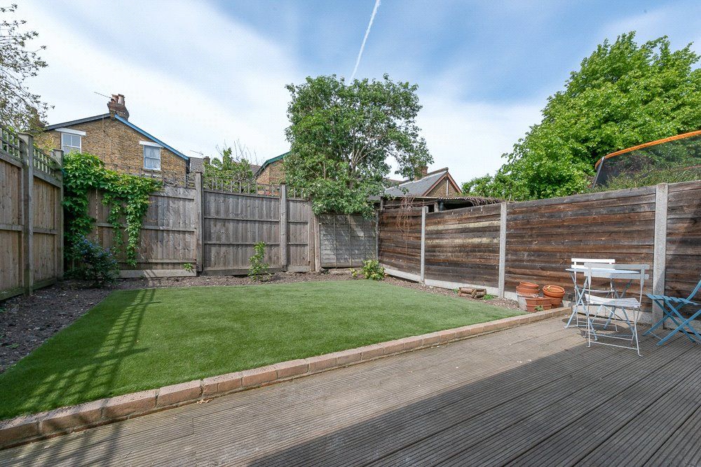 Property photo 2 of 9 Picture No. 16