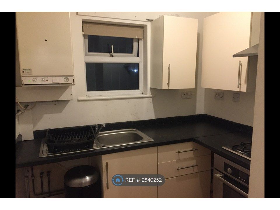 Property photo 2 of 5 Kitchen