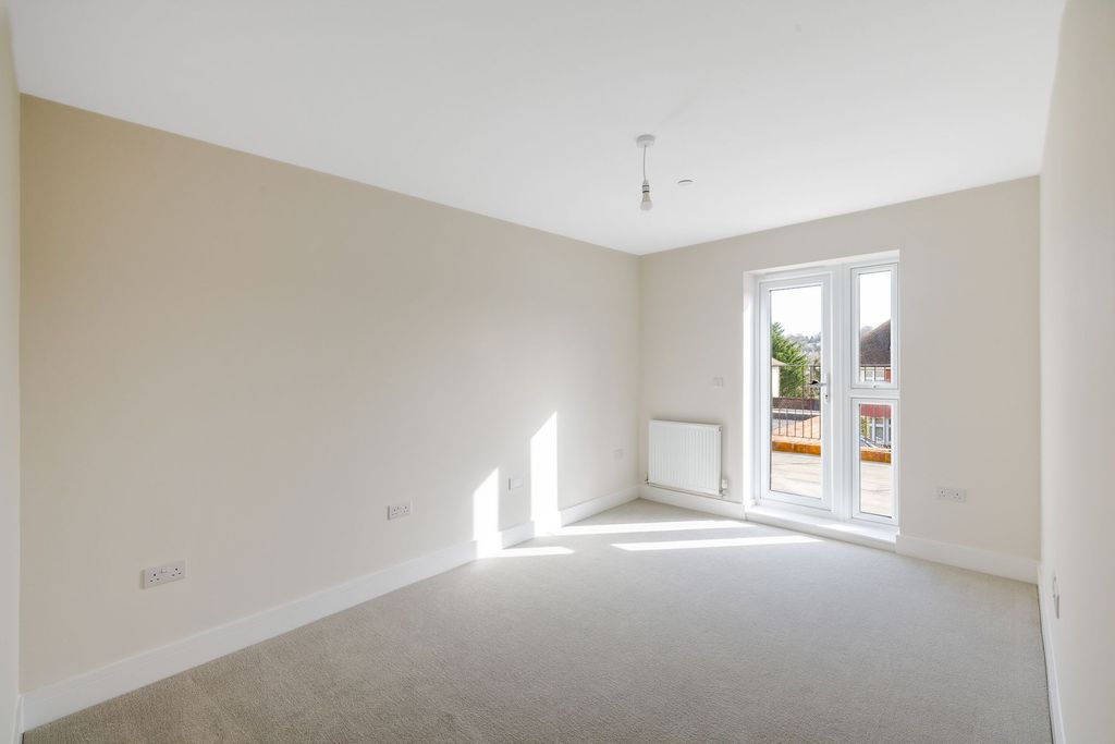 Additional image 9 of 2 bed flat for saleThe Grove, Coulsdon CR5