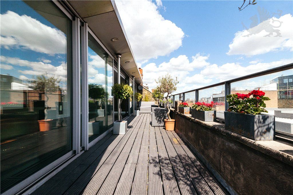 Property photo 2 of 22 Balcony