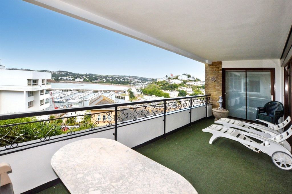 Property photo 1 of 17 Picture No. 16