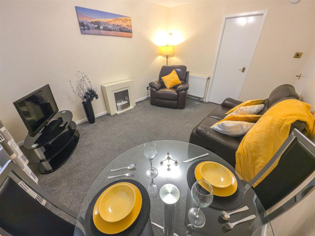 Property photo 3 of 20 03- Lounge 3.Jpeg