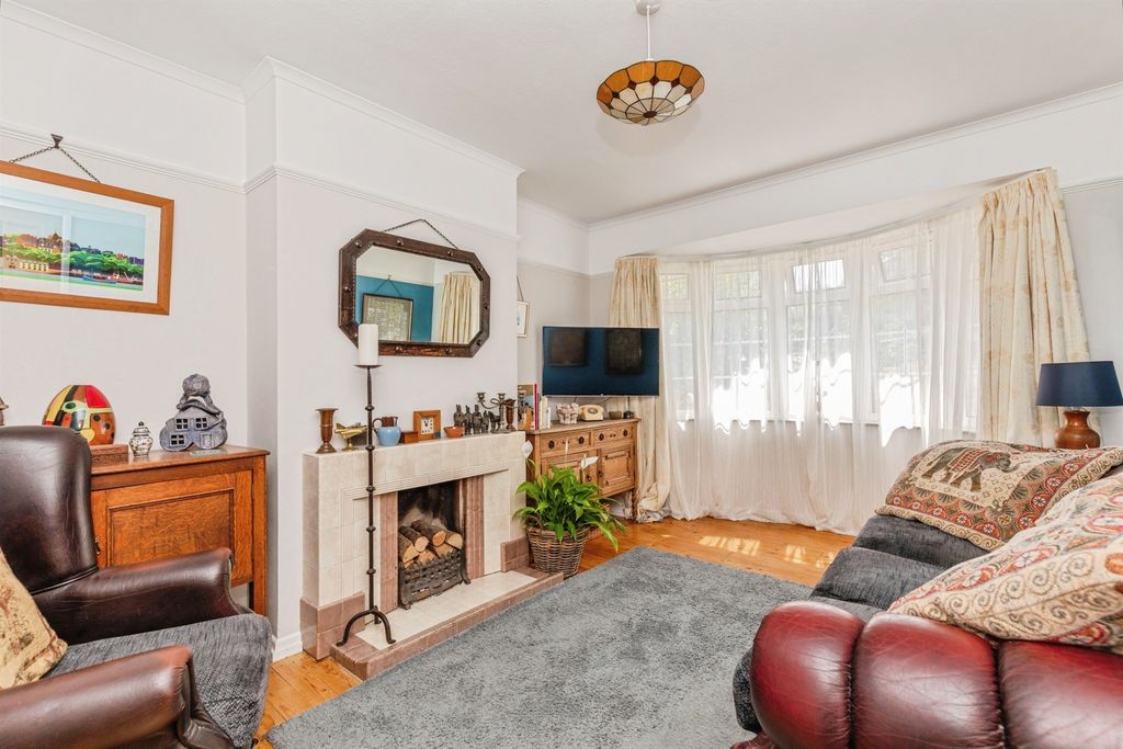 Property photo 2 of 17