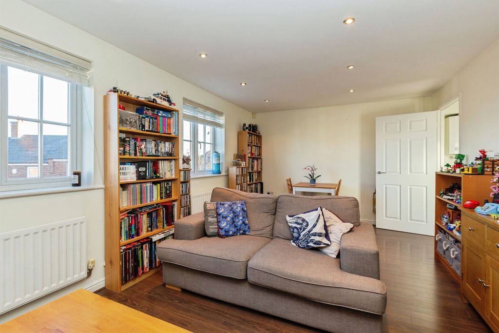 Property photo 3 of 16