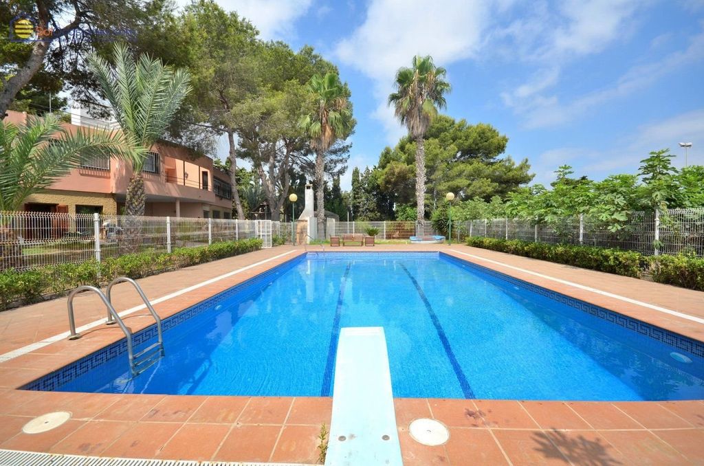 Property photo 1 of 50