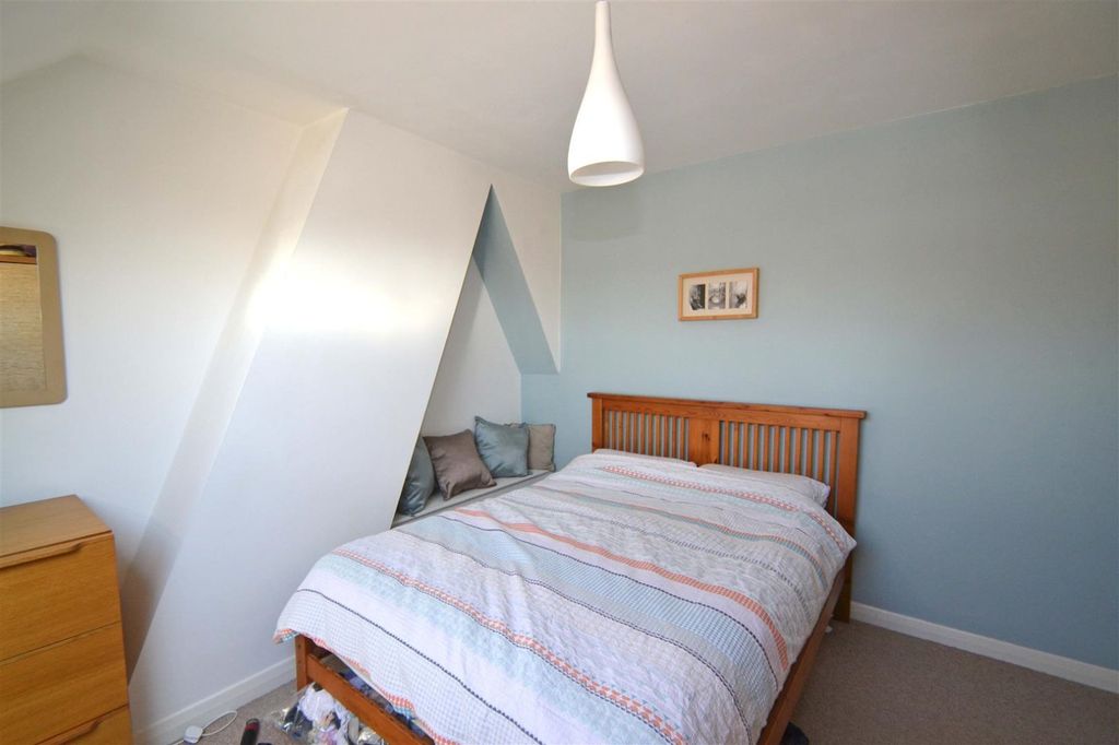 Property photo 3 of 7 Bedroom