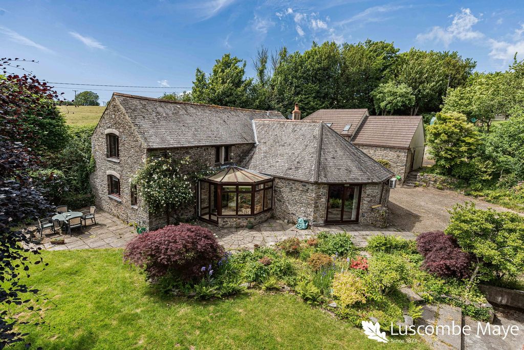Property photo 1 of 28