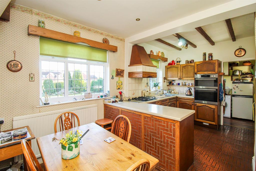 Property photo 3 of 15 Kitchen Diner