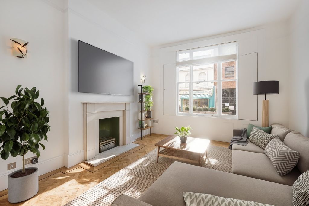 Property photo 2 of 18