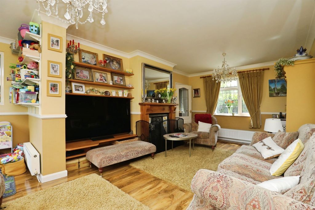 Property photo 2 of 17