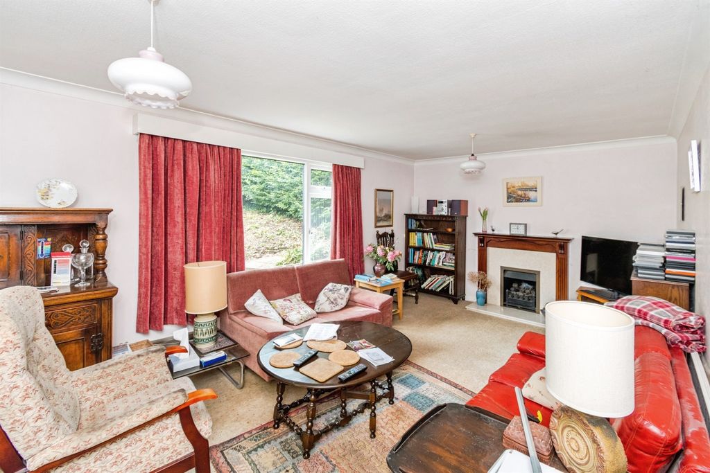 Property photo 2 of 17