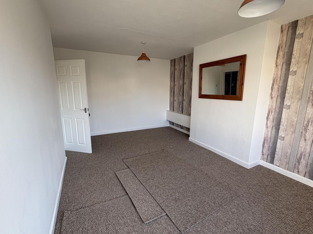 Property photo 3 of 8 Living Room