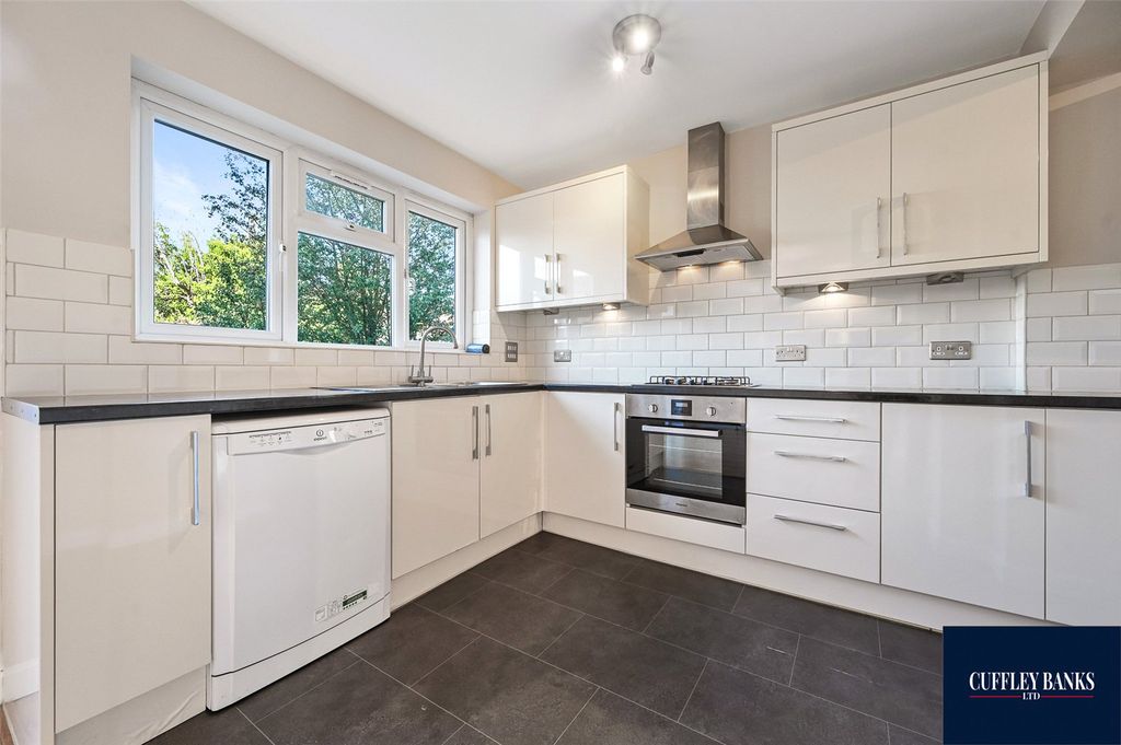 Property photo 2 of 12 Picture No. 03