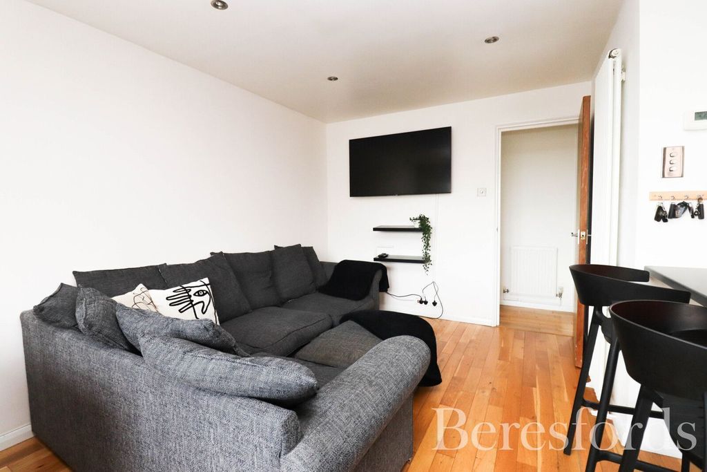 Property photo 3 of 9 Picture 3