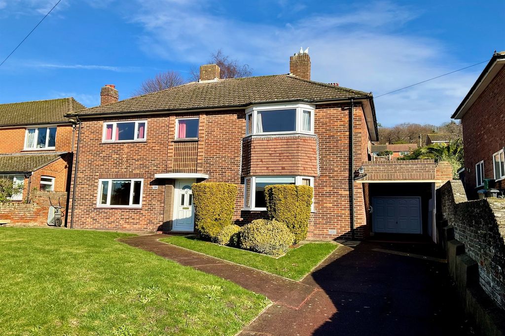 Property photo 1 of 18 (Main)