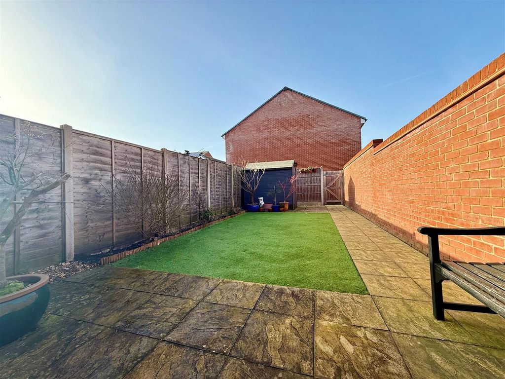 Property photo 2 of 15 Garden 3.Jpg