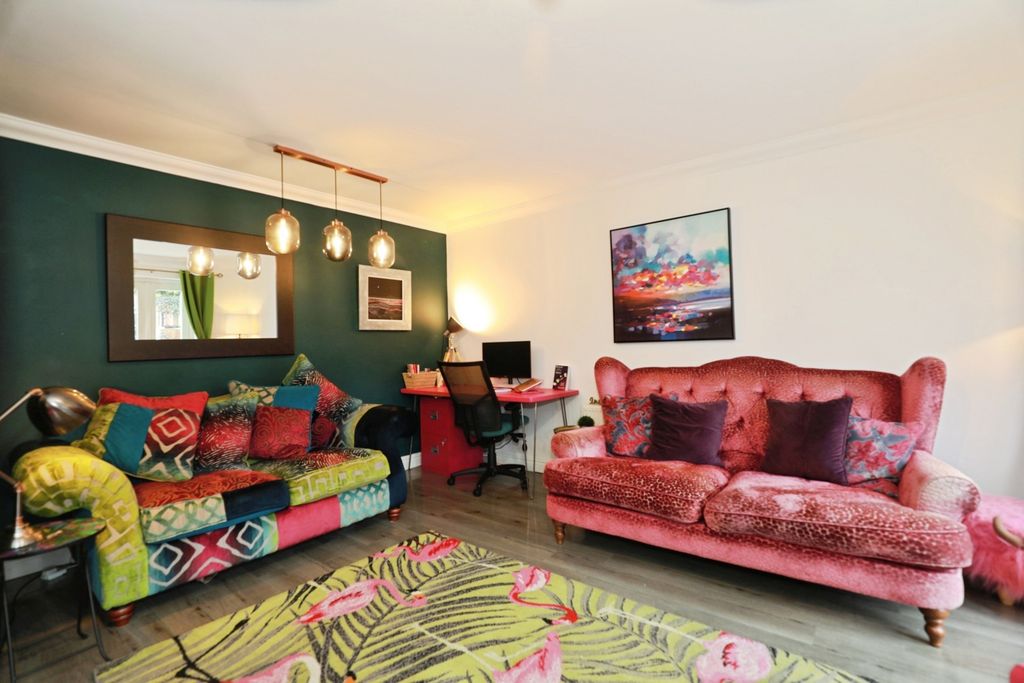 Property photo 2 of 18 Photo