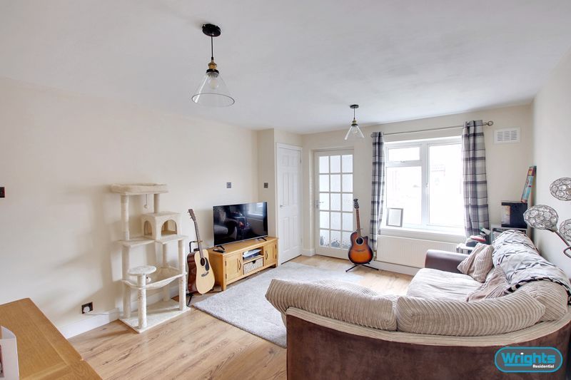 Property photo 2 of 17 Photo 3