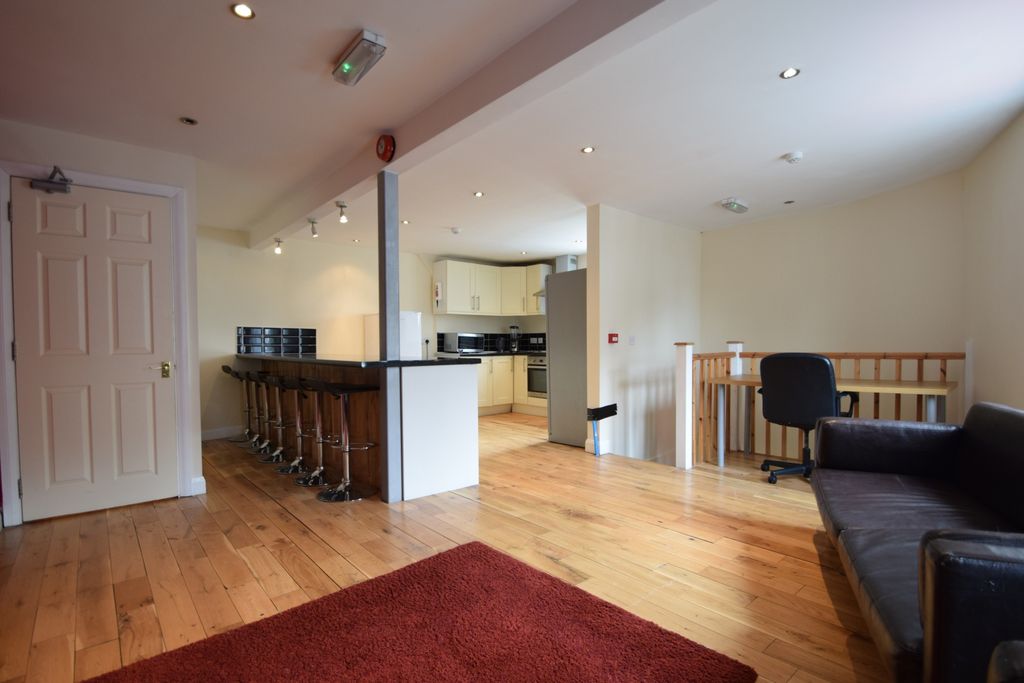 Property photo 2 of 17 Photo 3