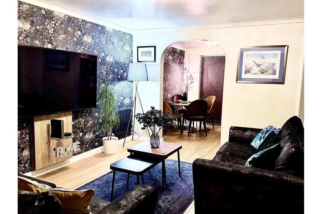 Property photo 2 of 15 Lounge/Dining Room