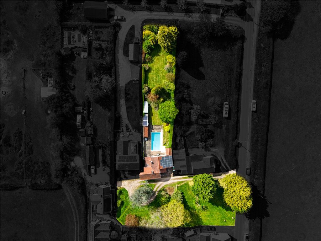 Property photo 1 of 42 Picture No. 53