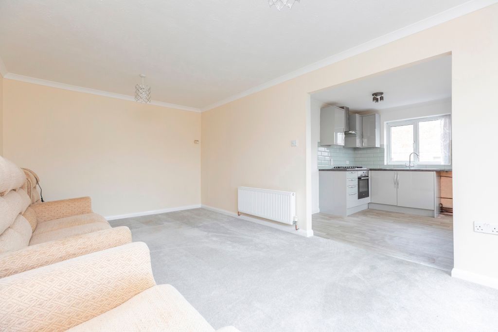 Property photo 3 of 13