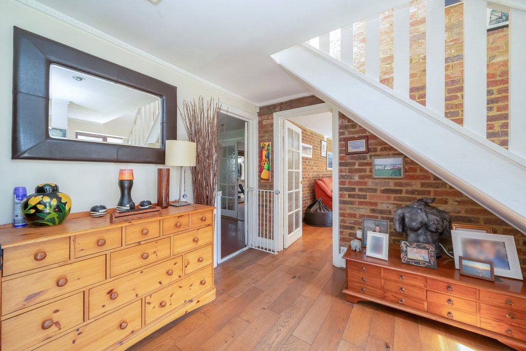 Property photo 2 of 17 Picture No. 24