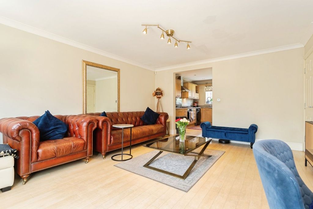 Property photo 3 of 24