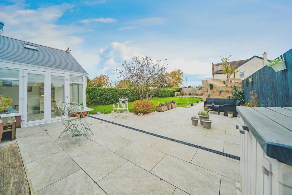 Property photo 1 of 24