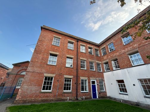 Property photo 1 of 17 Cover