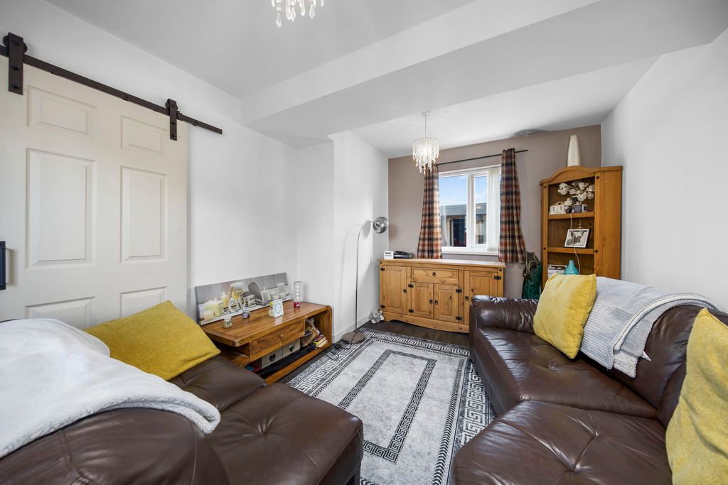 Property photo 2 of 22 Living Room