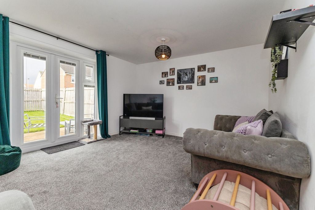 Property photo 2 of 16 Photo