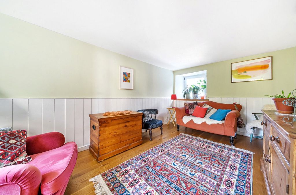 Property photo 2 of 10 Sitting Room