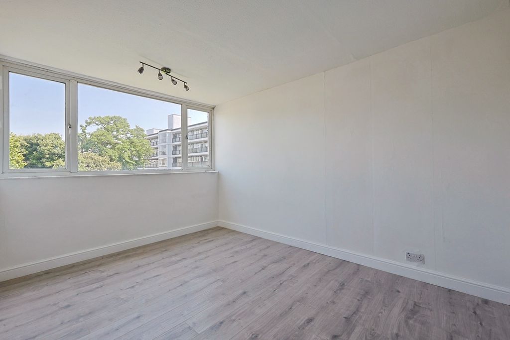 Property photo 3 of 13 Pbox-Img.Jpg