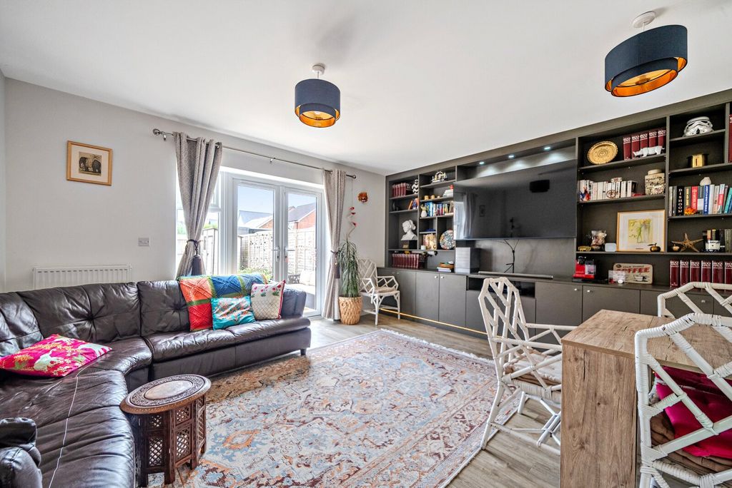 Property photo 2 of 13 Picture No. 16