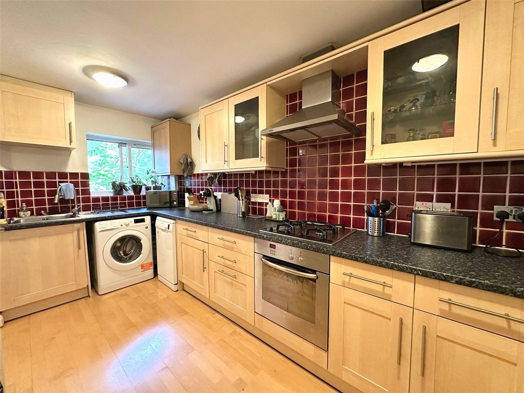 Property photo 3 of 16 Picture No. 23