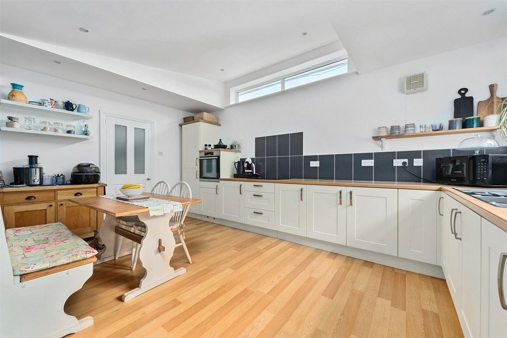 Property photo 2 of 20 Picture No. 19