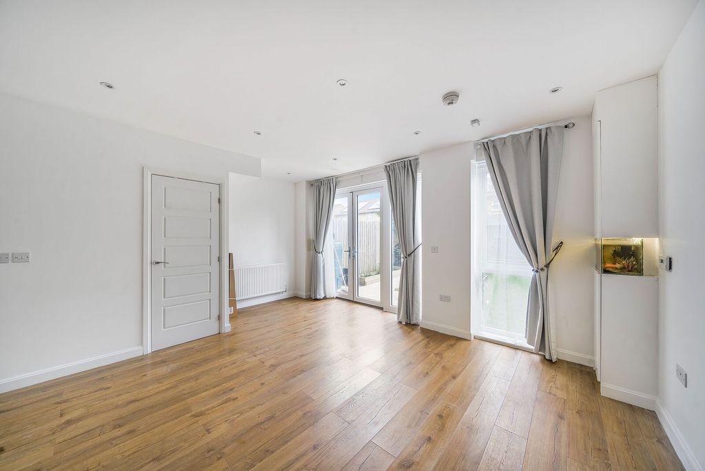 Property photo 2 of 13