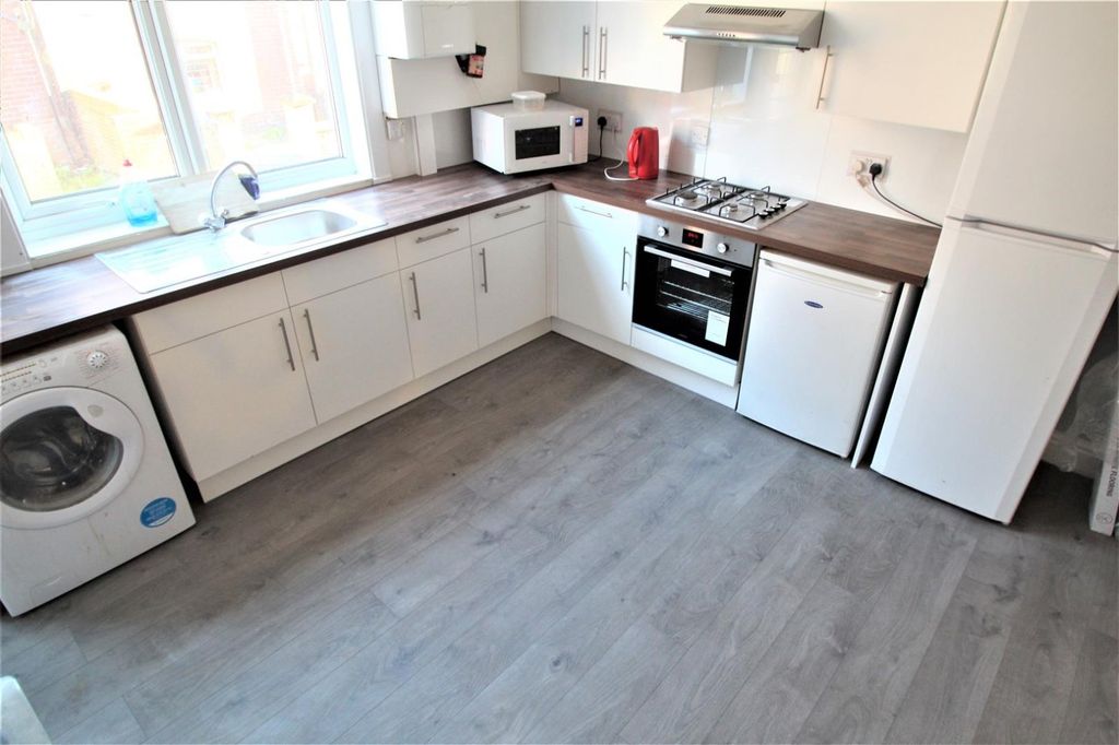 Property photo 2 of 8 Property Photo