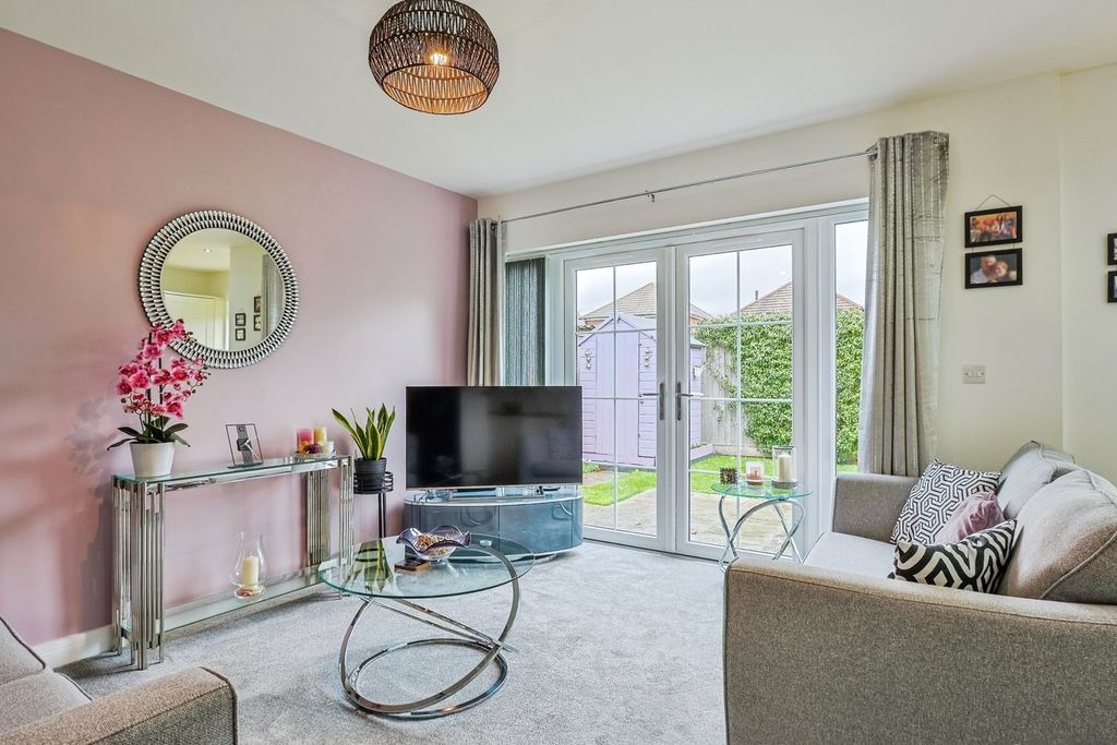 Property photo 2 of 17 Photo