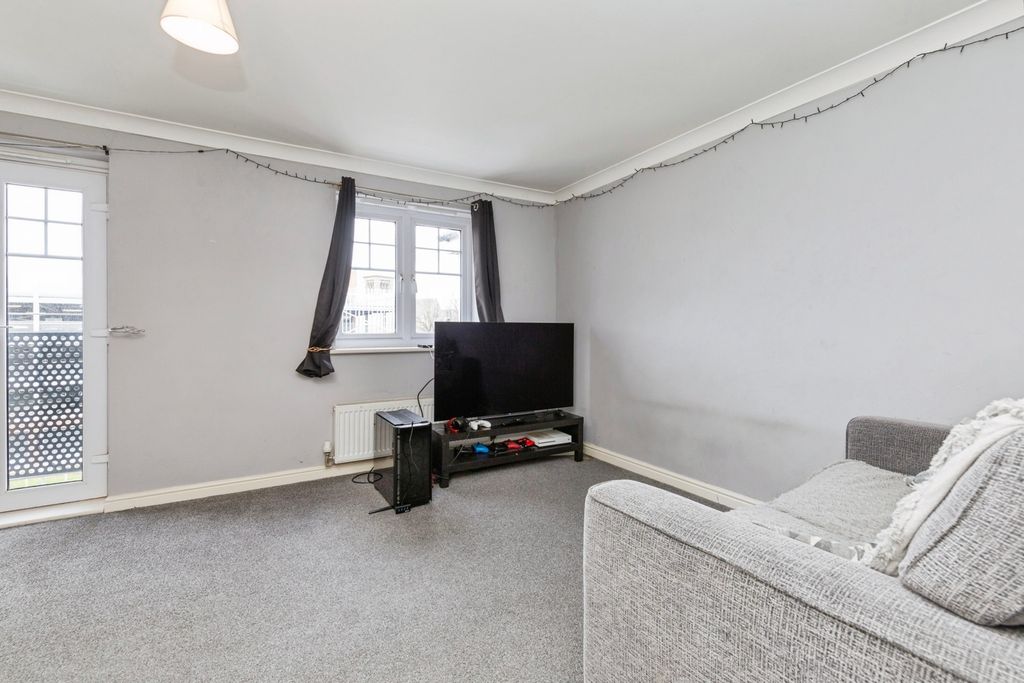 Property photo 2 of 10 Pbox-Img.Jpg