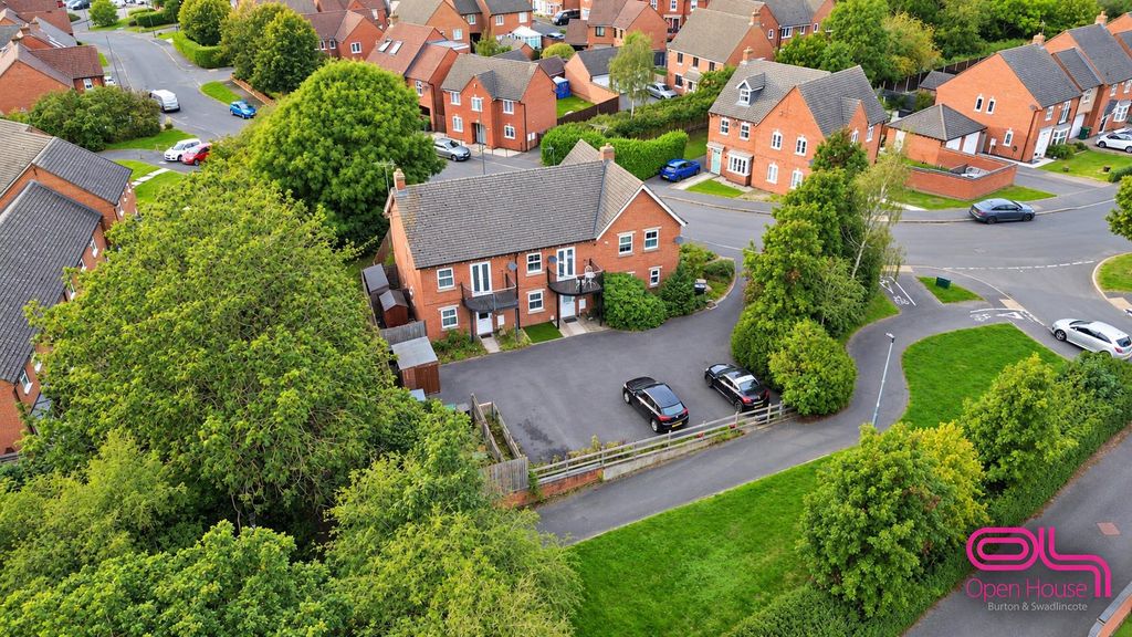 Property photo 1 of 17 Glamorgan Way, Church Gresley (4).Png