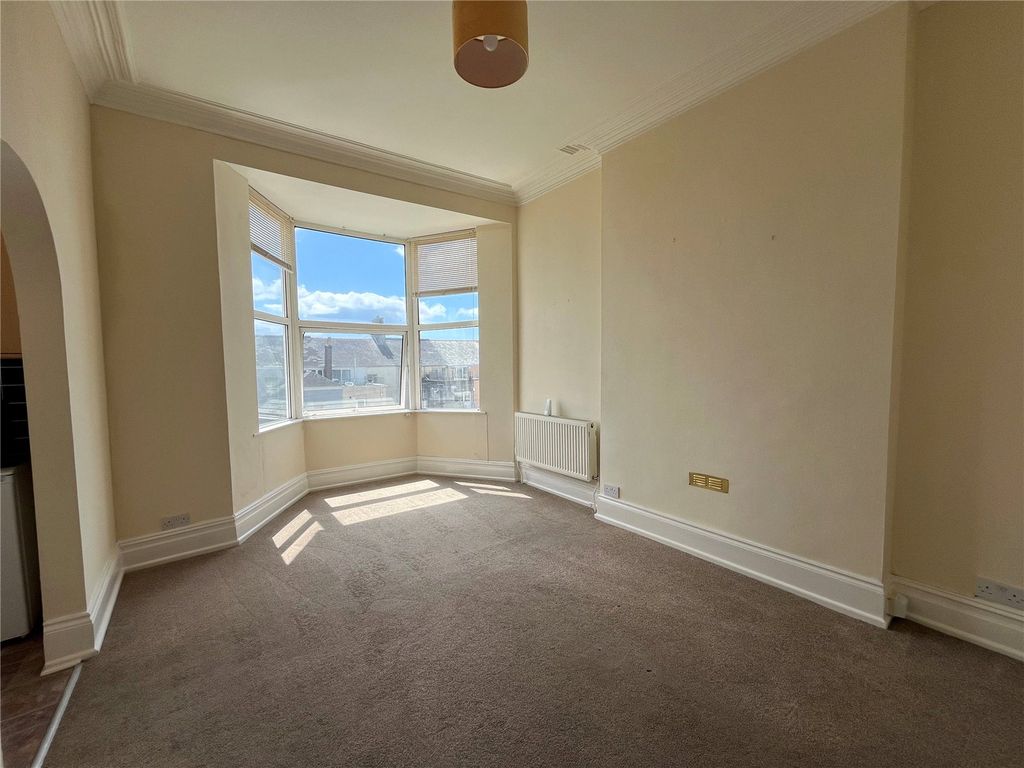 Property photo 2 of 8 Picture No. 19