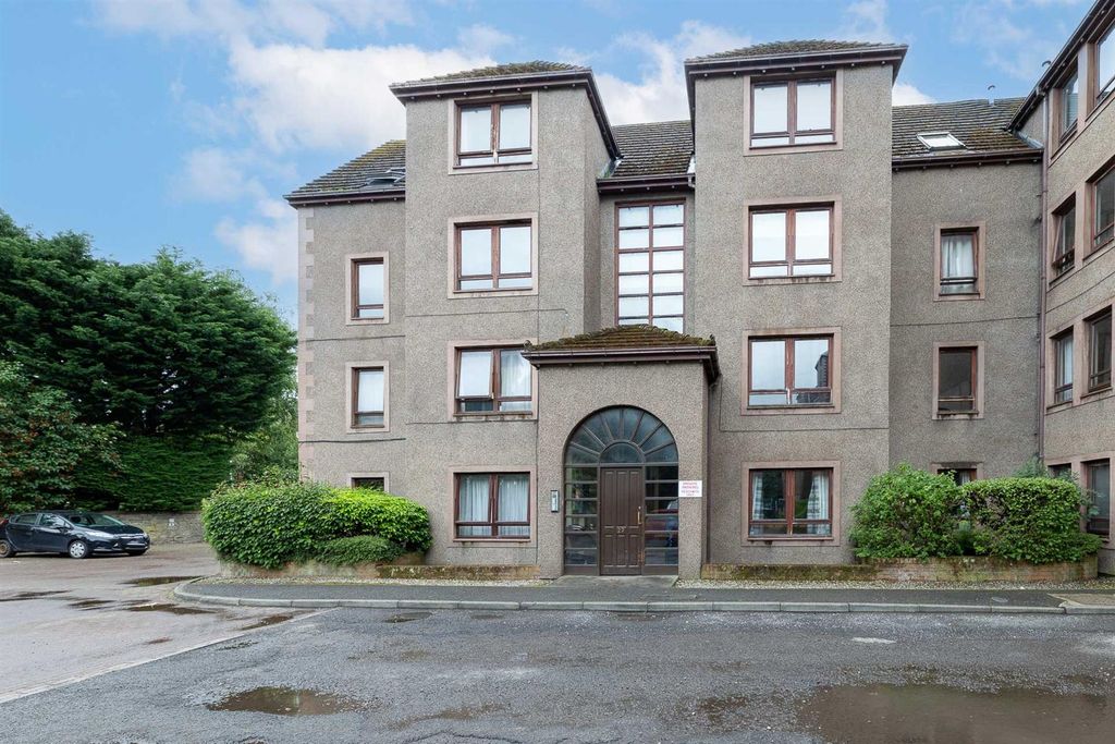 Property photo 1 of 18 27E Dunkeld Road, Perth - Lr-27.Jpg