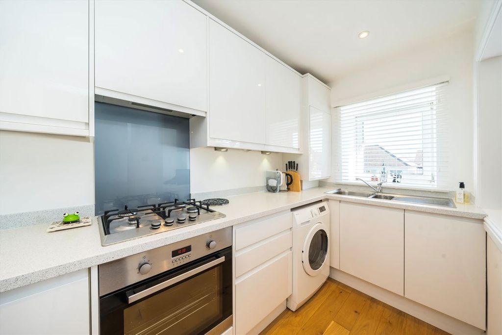 Property photo 3 of 4