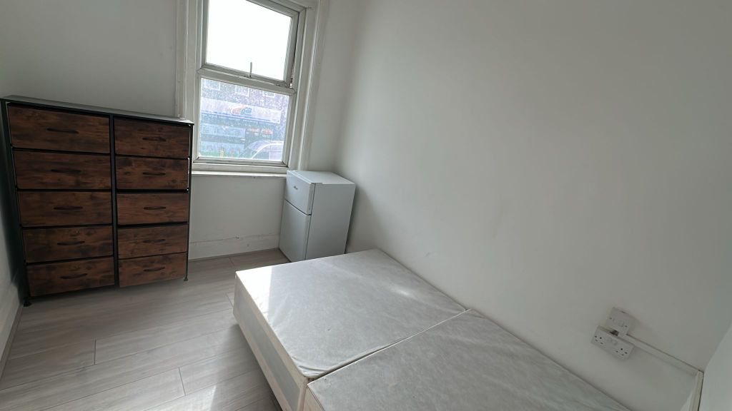 Property photo 2 of 3