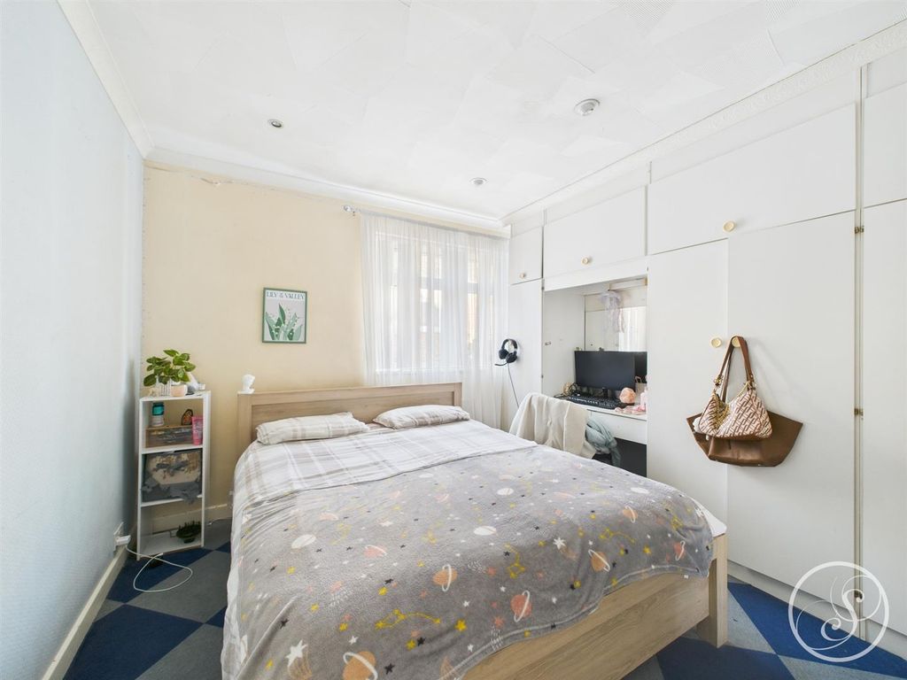 Property photo 2 of 13 Bedroom One