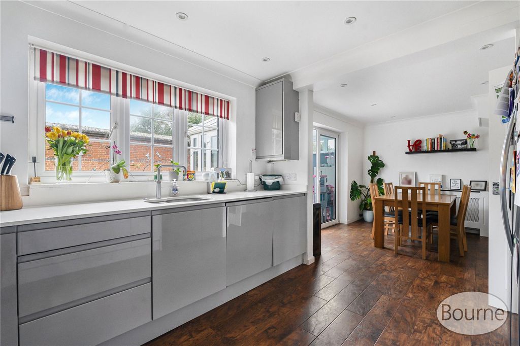 Property photo 3 of 21 Picture No. 32