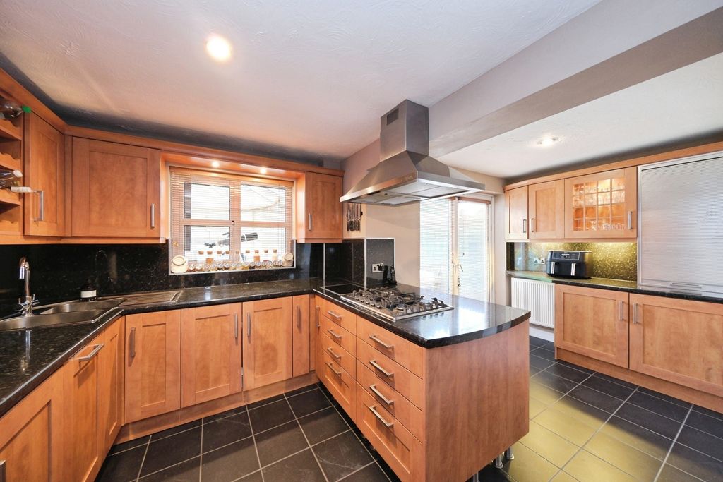 Property photo 3 of 19 Pbox-Img.Jpg